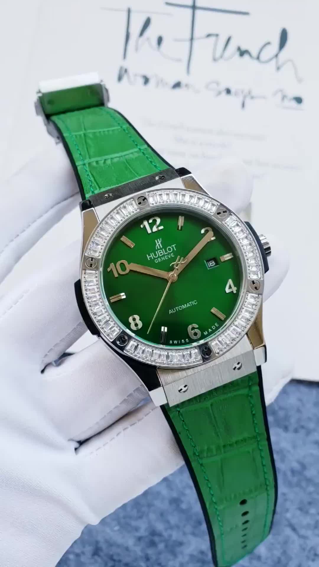 Hublot Classic Fusion Green Pave 42mm 542.NX.8970.LR