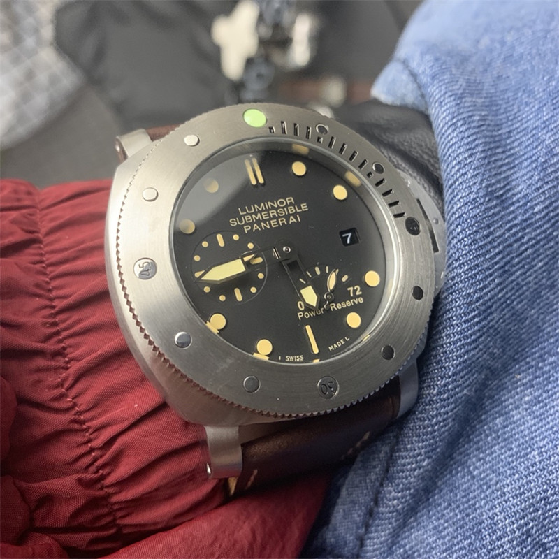 Panerai Luminor Submersible 1950 PAM 305brown strap