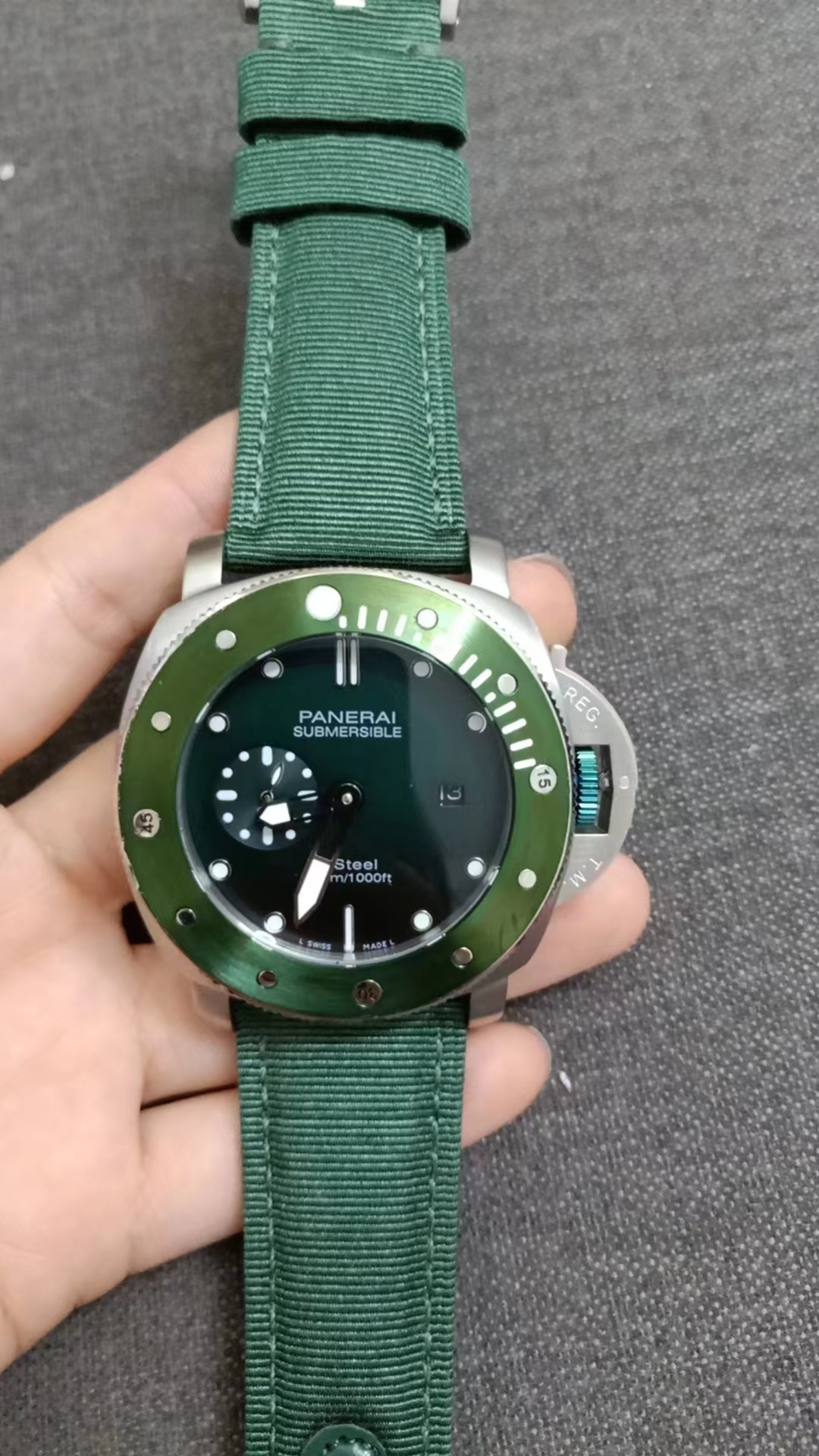 Panerai Luminor Submersible Quarantaquattro Verde PAM01287 44mm