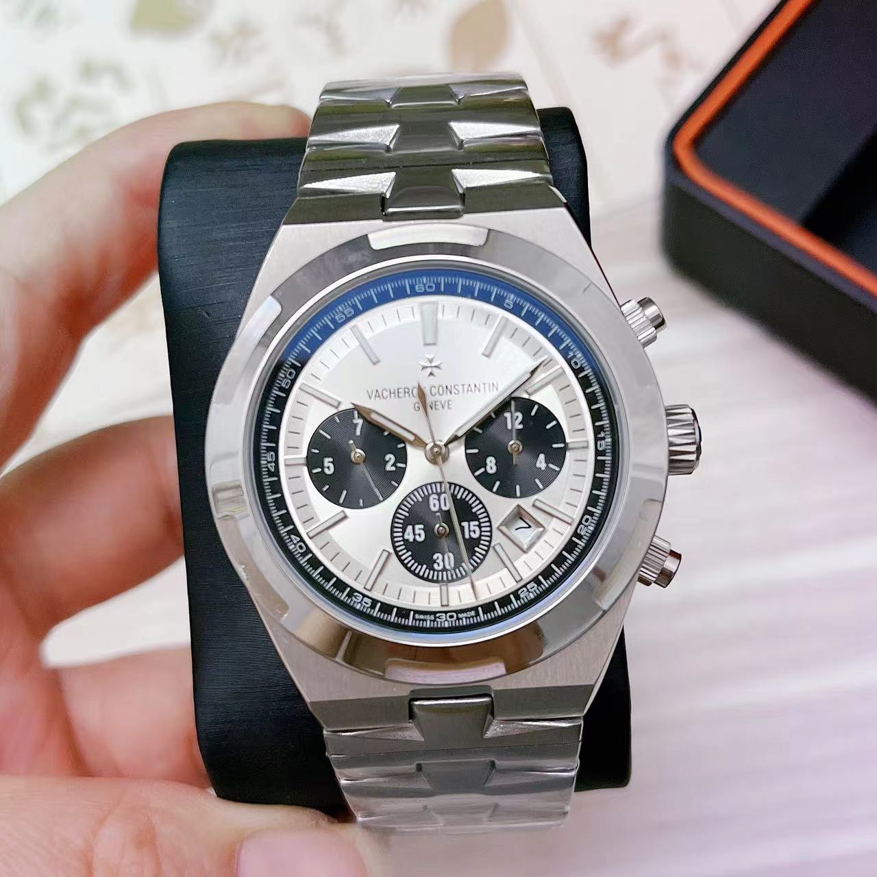 VACHERON CONSTANTIN Overseas Chronograph