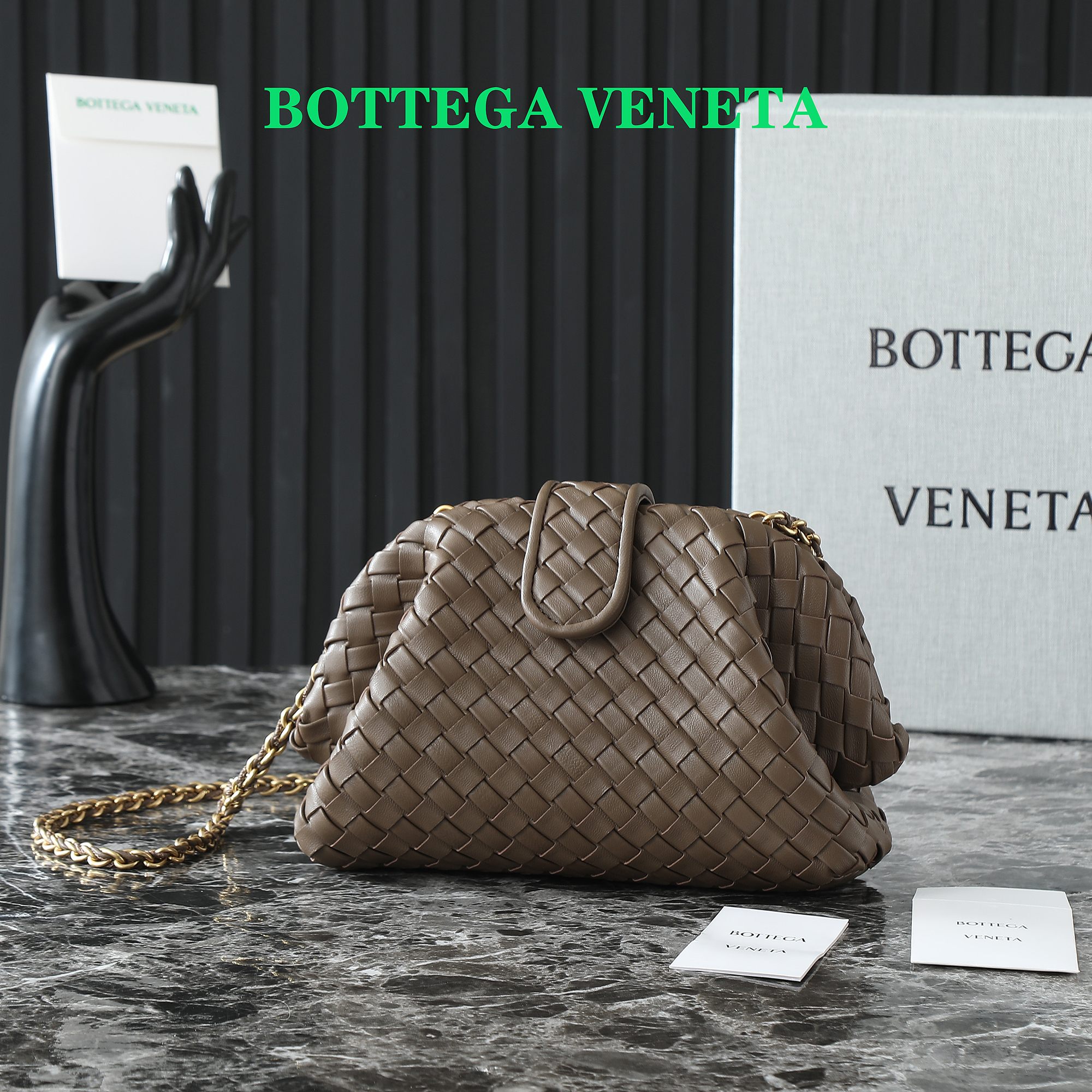 BOTTEGA VENETA Lauren leather shoulder bag