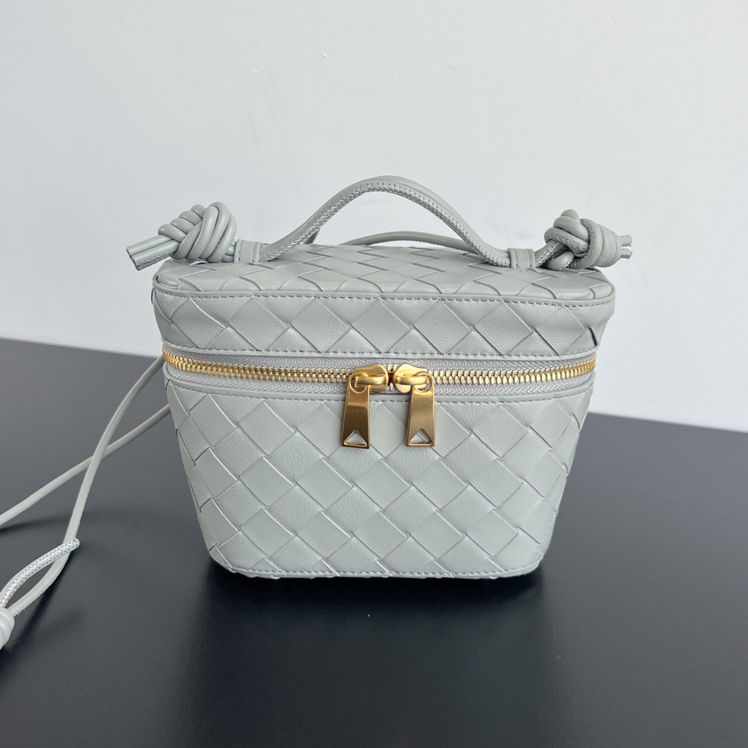 Bottega Veneta Bang Bang Vanity Case in White blue