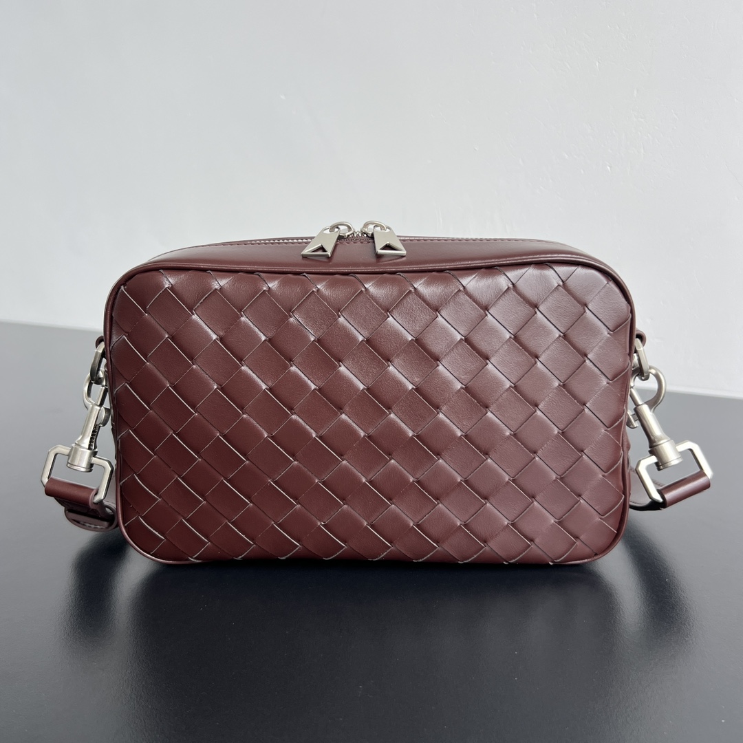 Bottega Veneta® Men’s Intrecciato Small Organizer in