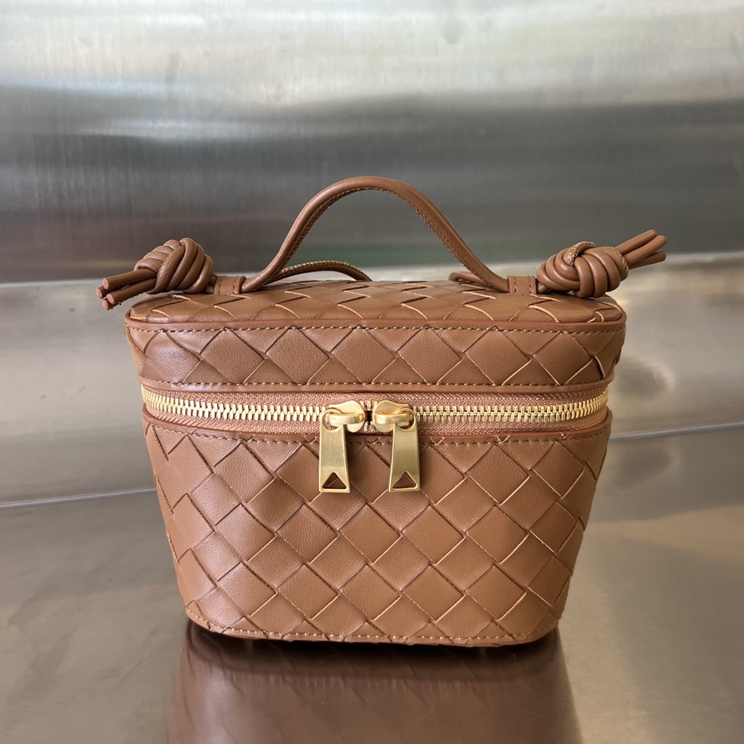 Bottega Veneta Brown Leather Vanity Case Bottega Veneta