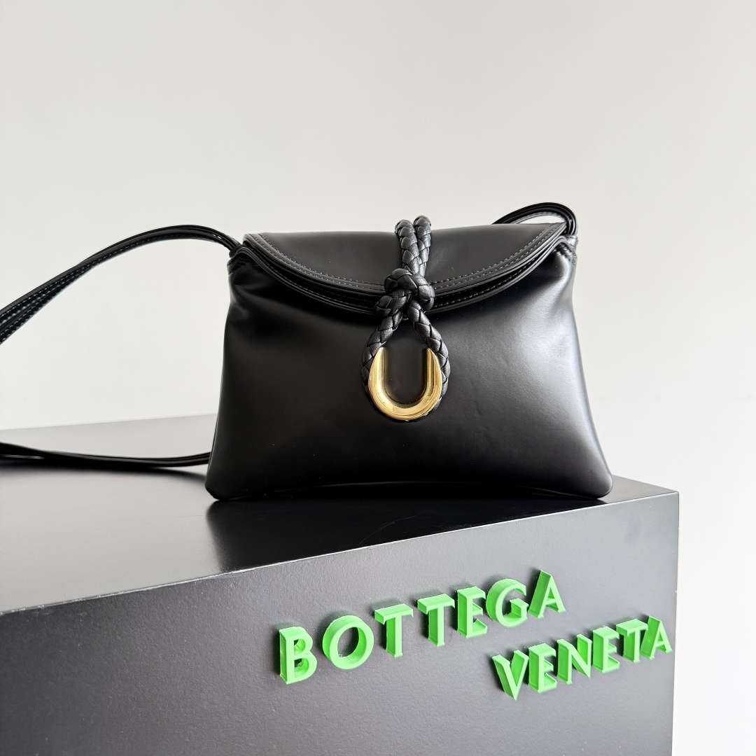 Bottega Veneta Medium Liberta Leather Shoulder Bag