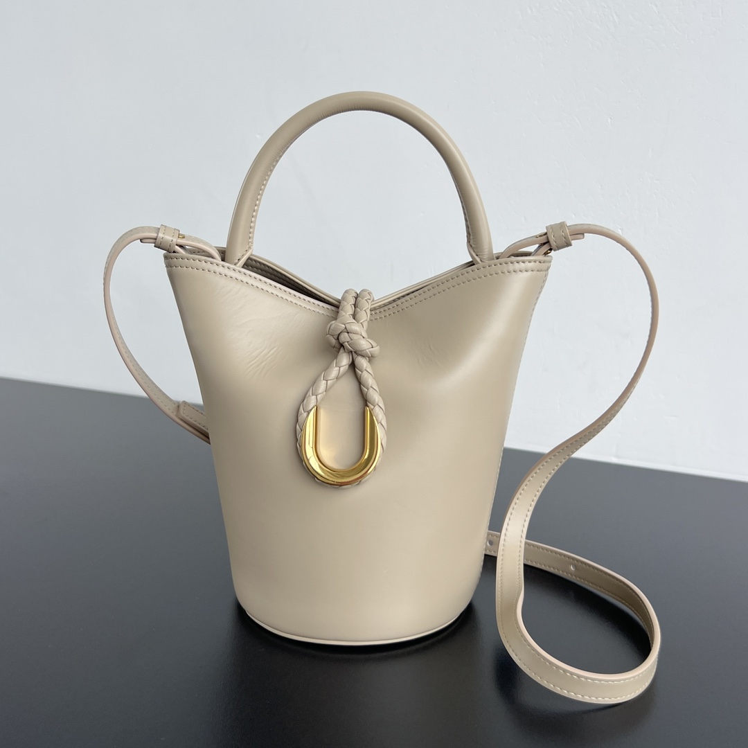 Bottega Veneta Small Leather Liberta Bucket Bag