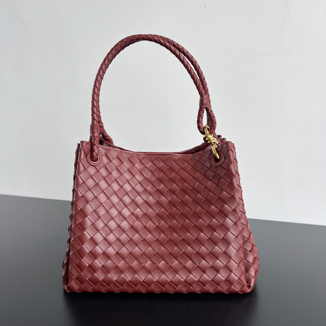 Bottega Veneta Small Andiamo Parachute Bag red