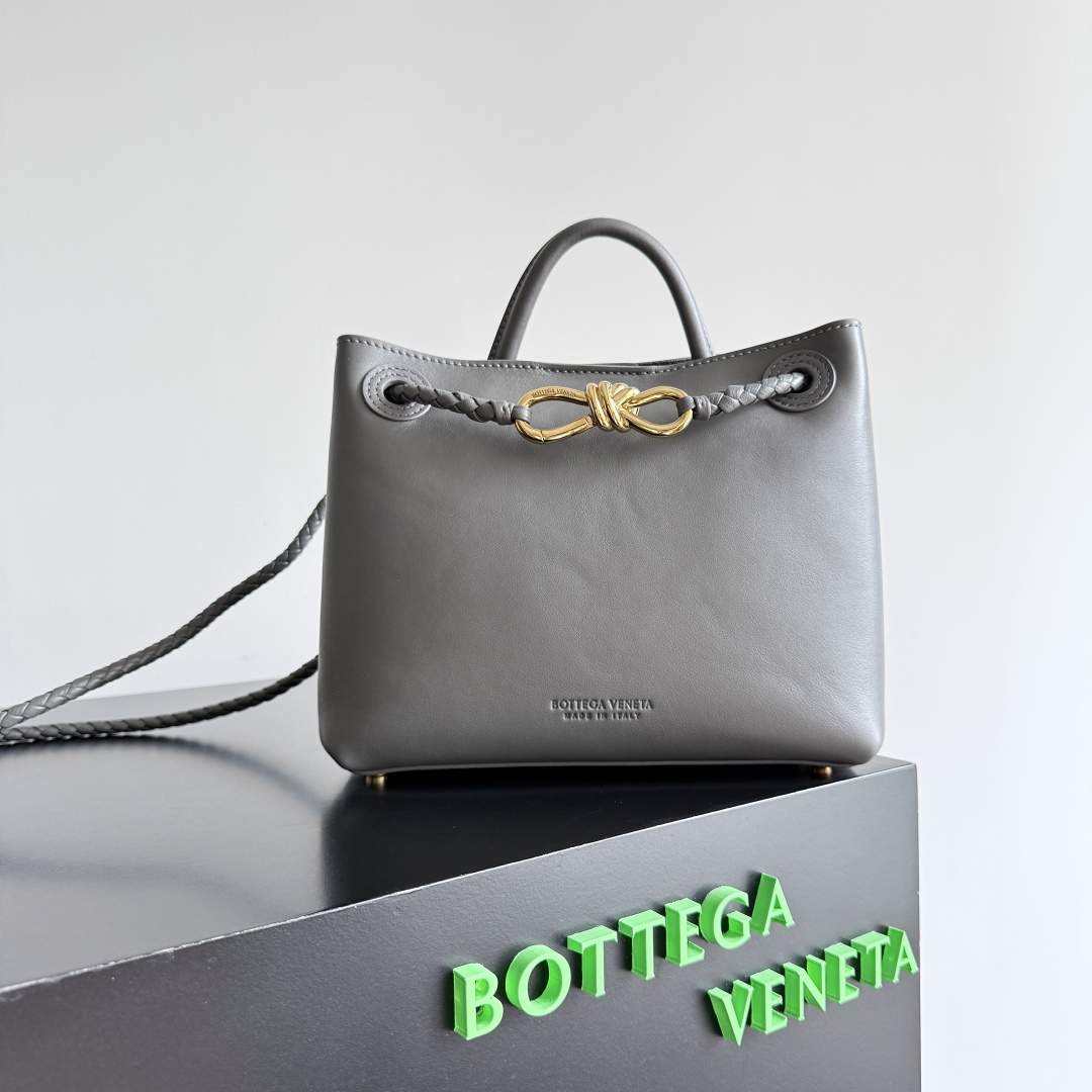 Bottega Veneta Large Andiamo Shoulder Bag gray