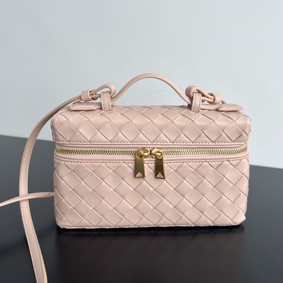 Bottega Veneta® Women’s Bang Bang in Cameo.