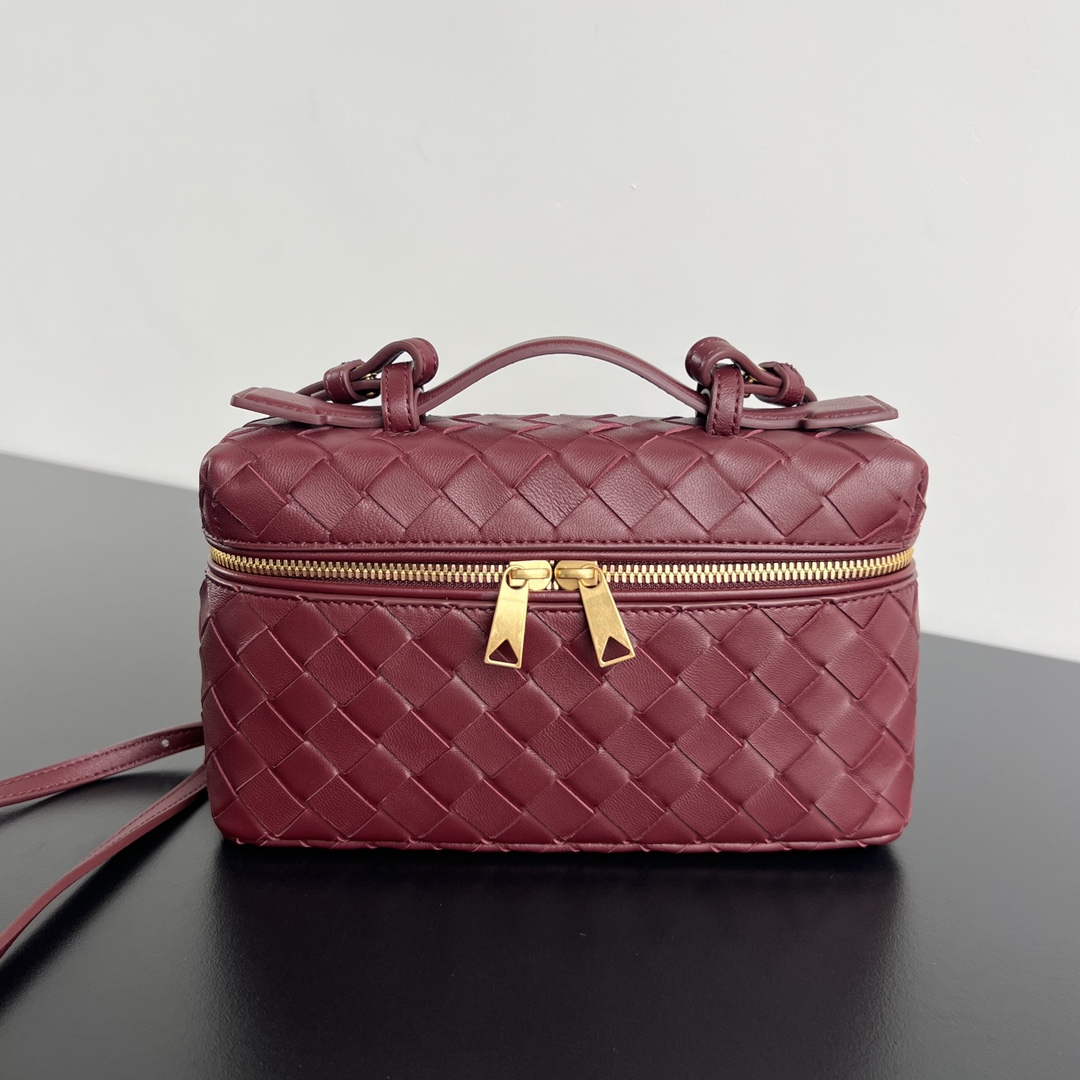 Bottega Veneta® Women’s Bang Bang in Cinnabar.
