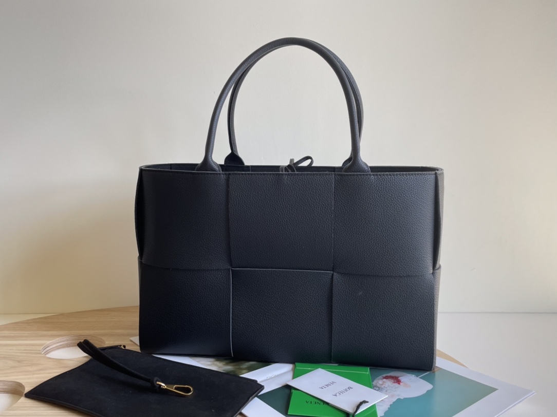 Bottega Veneta Small Arco Intreccio Leather Tote