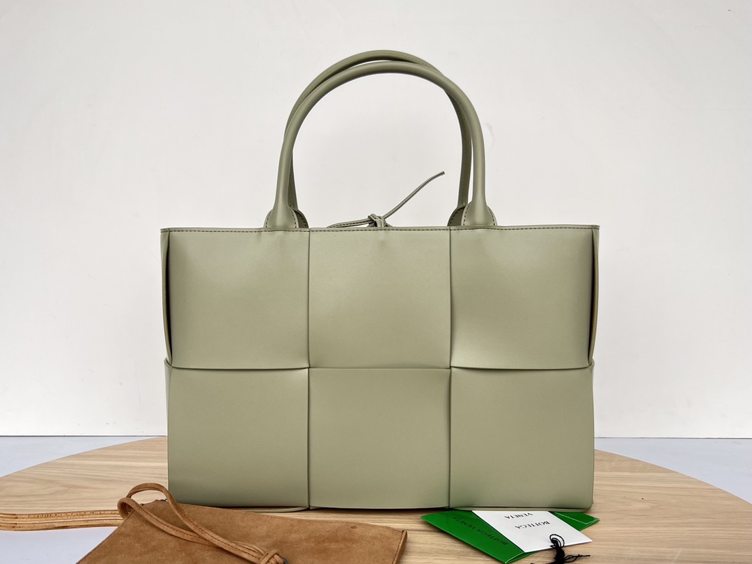 Bottega Veneta Small Arco Intrecciato Leather Tote Bag