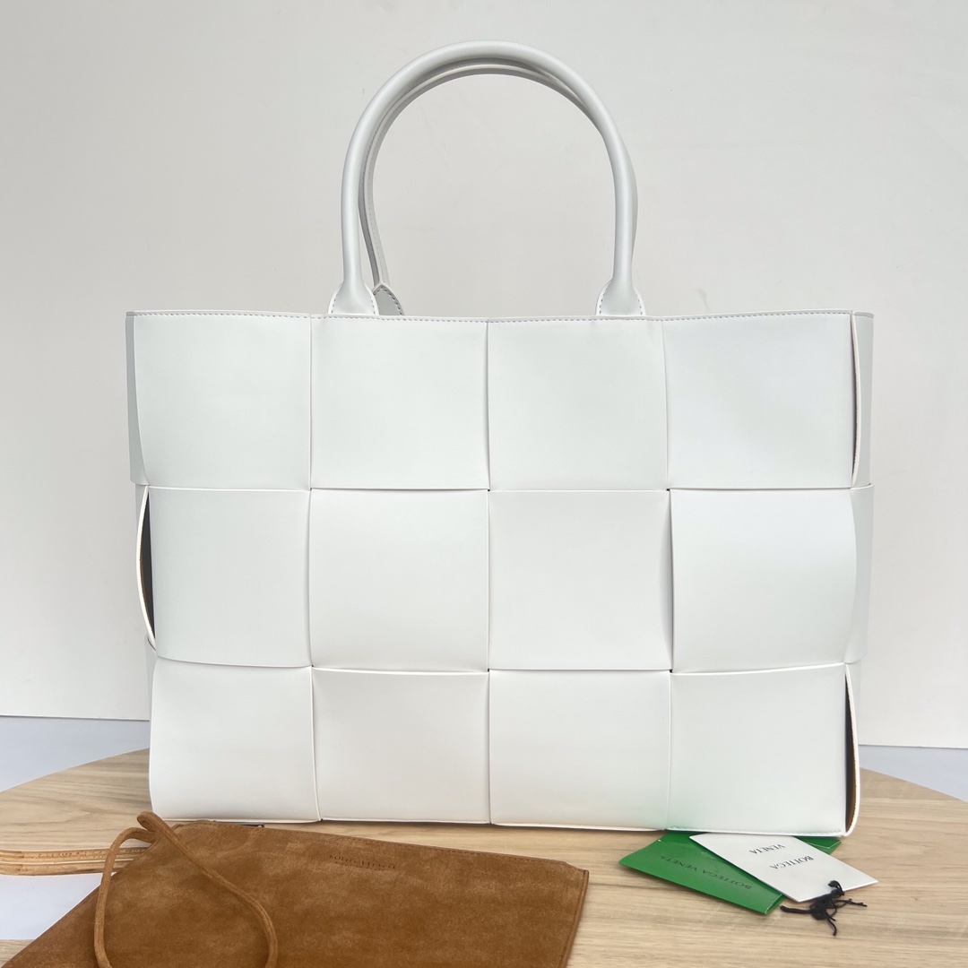 Bottega Veneta Maxi Intrecciato The Arco Tote Bag