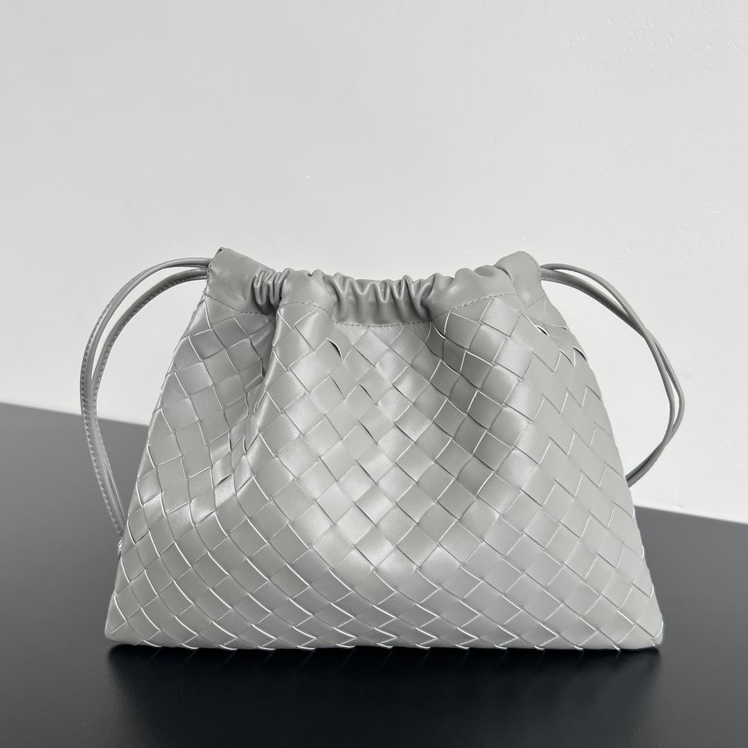 Bottega Veneta Medium Dust Bag in Gray