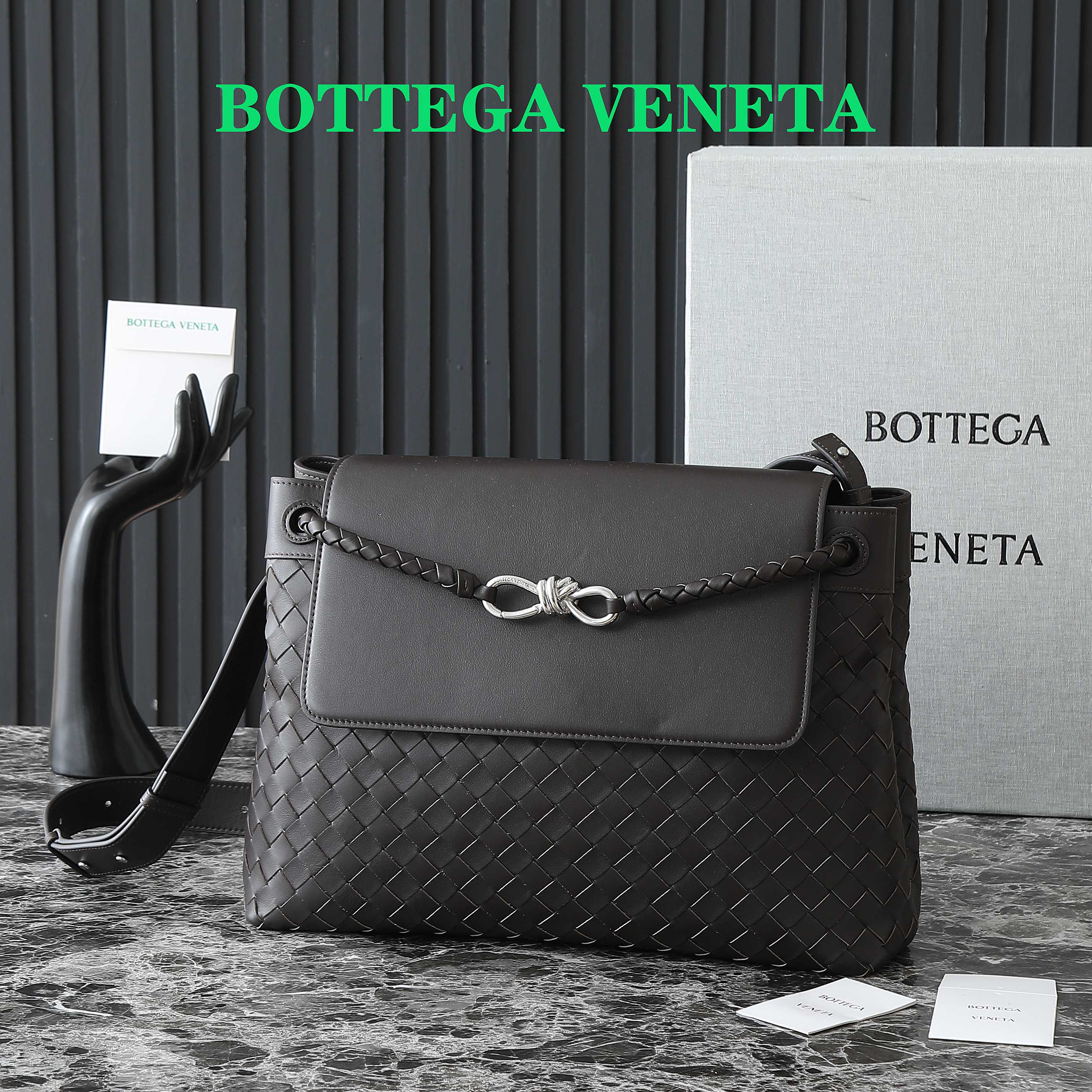 Bottega Veneta Medium Andiamo Messenger Shoulder Bag 807715.V2HLD-1208 BLACK VINTAGE