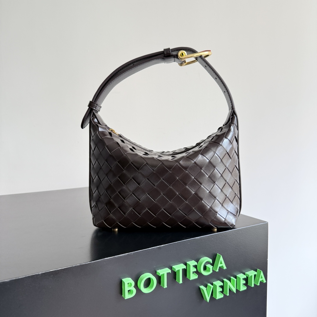 Bottega Veneta Candy Wallace Shoulder Bag Fondant