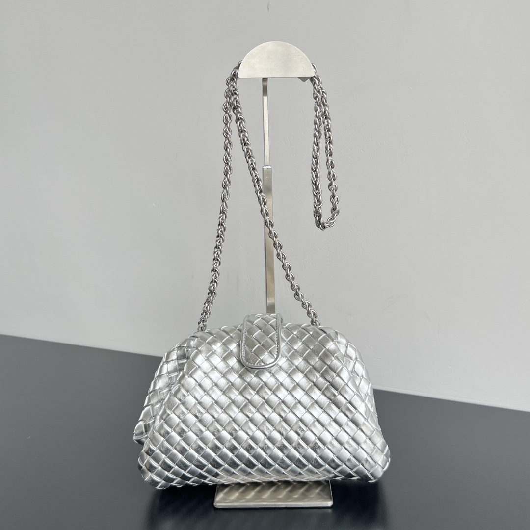 Bottega Veneta Small Leather Lauren 1980 Clutch Bag |