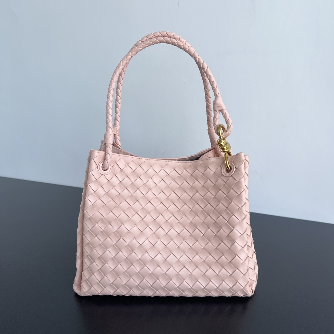 Bottega Veneta Medium Andiamo Intrecciato Leather