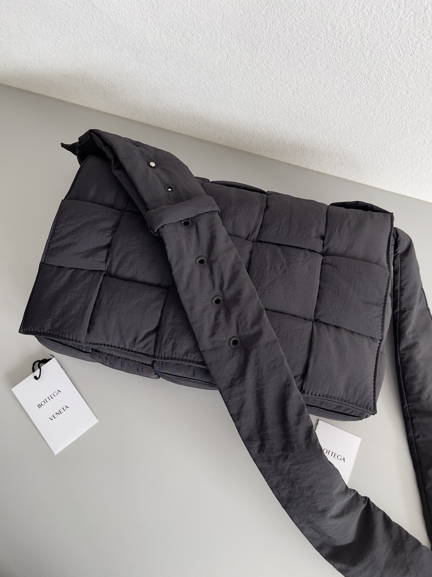 BOTTEGA VENETA Padded Tech Cassette Maxi Intrecciato Nylo