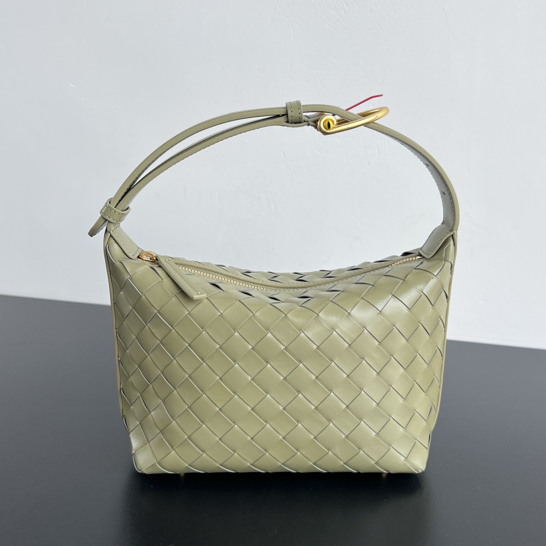 Bottega Veneta Intrecciato Sunrise – green  Shoulder Bag