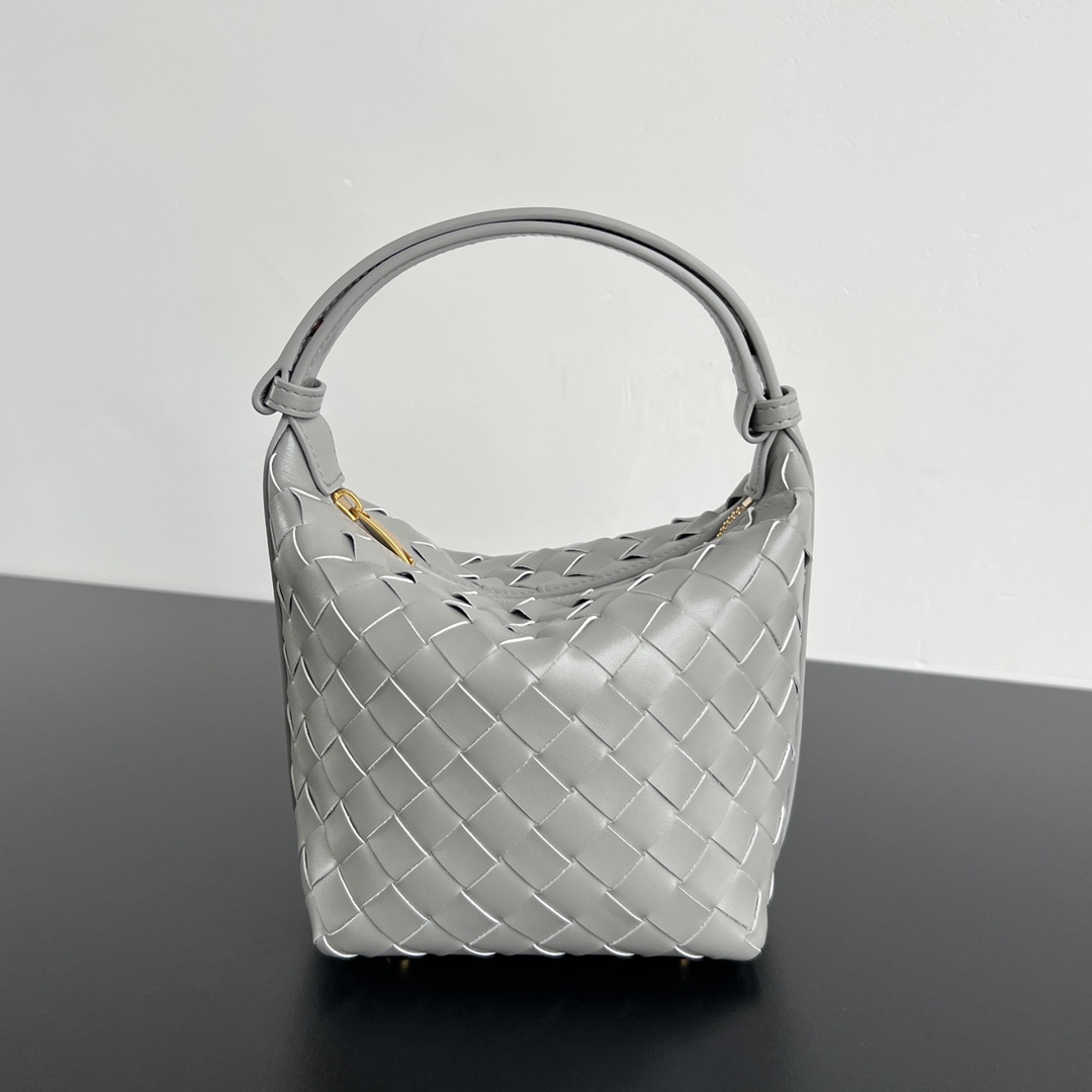 Bottega Veneta Candy Wallace Grey Bag –