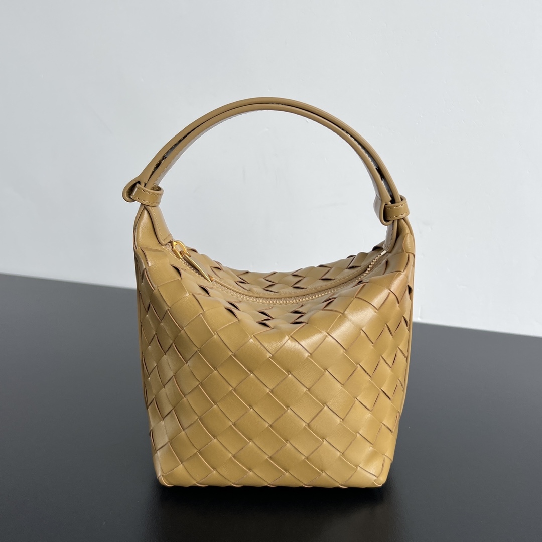 Bottega Veneta Candy Wallace Intrecciato Handheld Pouch