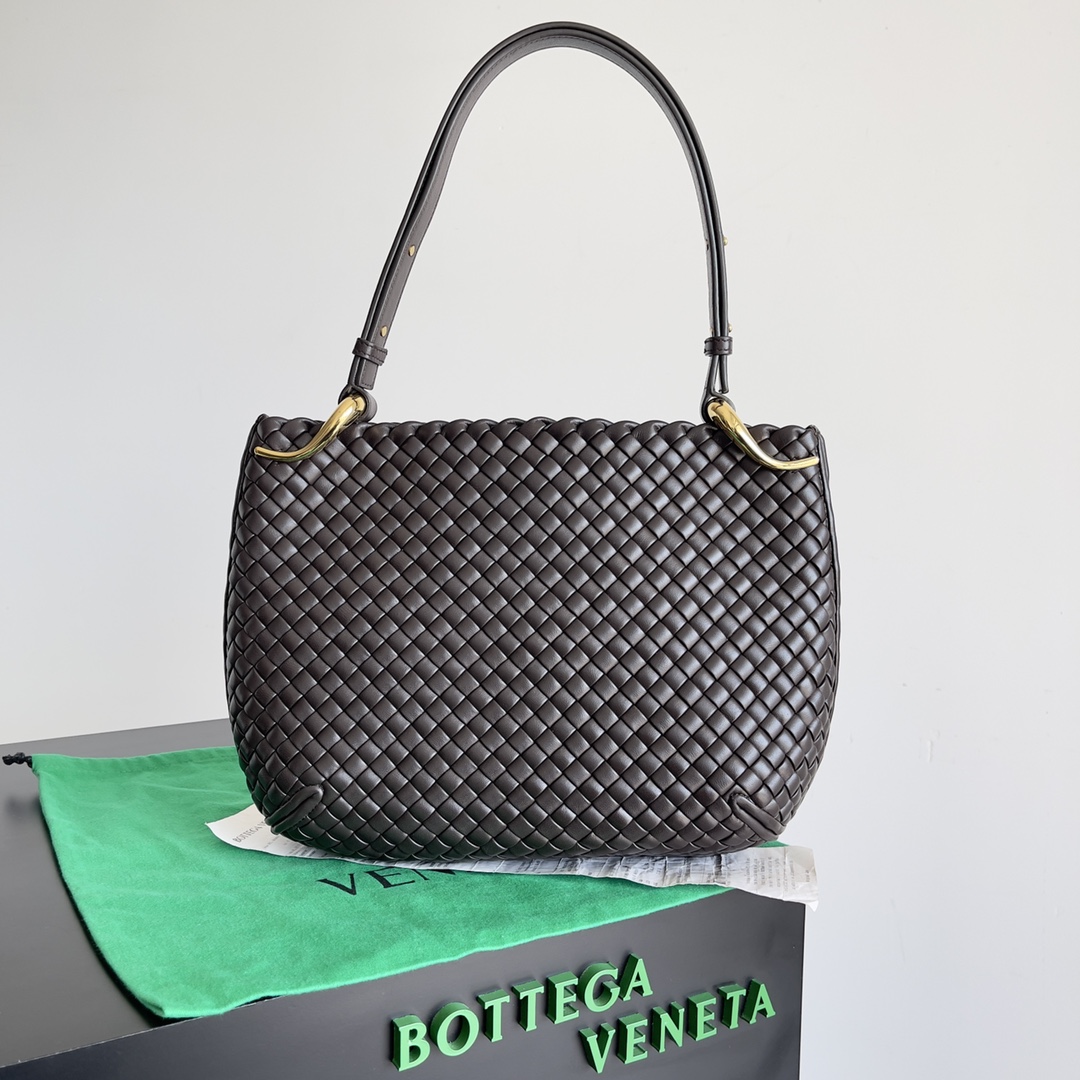 Bottega Veneta Medium Intrecciato Clicker Bag – black Brown Shoulder Bags, Handbags –