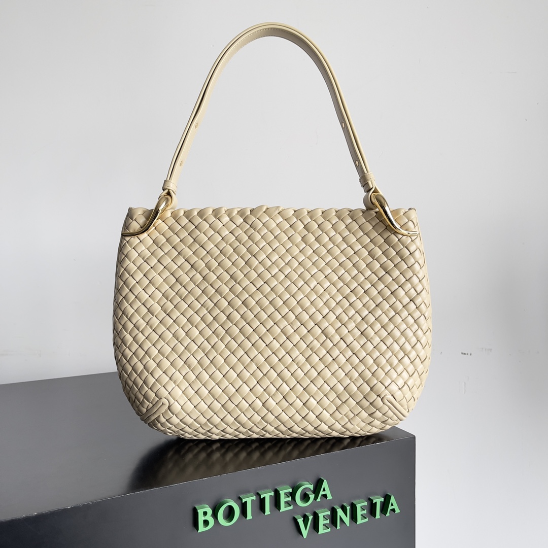 Bottega Veneta Medium Clicker Shoulder Bag Creamburgandy