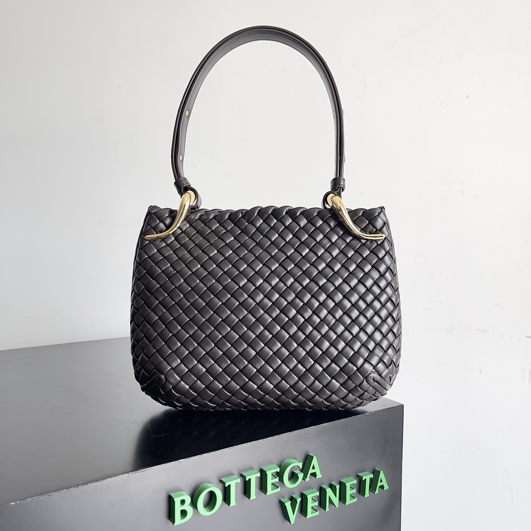 Bottega Veneta Small Clicker Shoulder Bag – 1019 Black-M