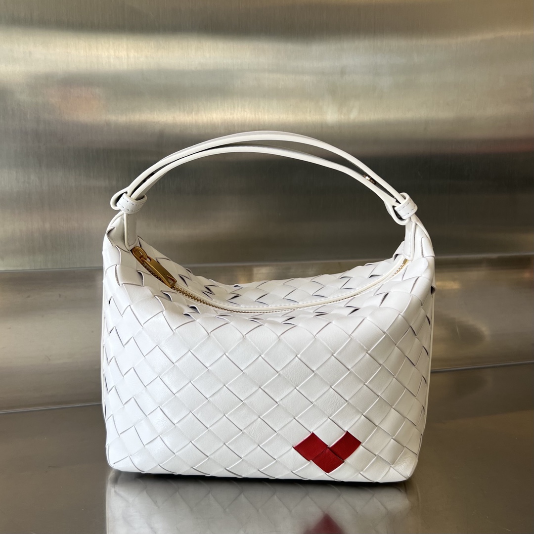 Bottega Veneta Intrecciato Shoulder Bag – White Shoulde