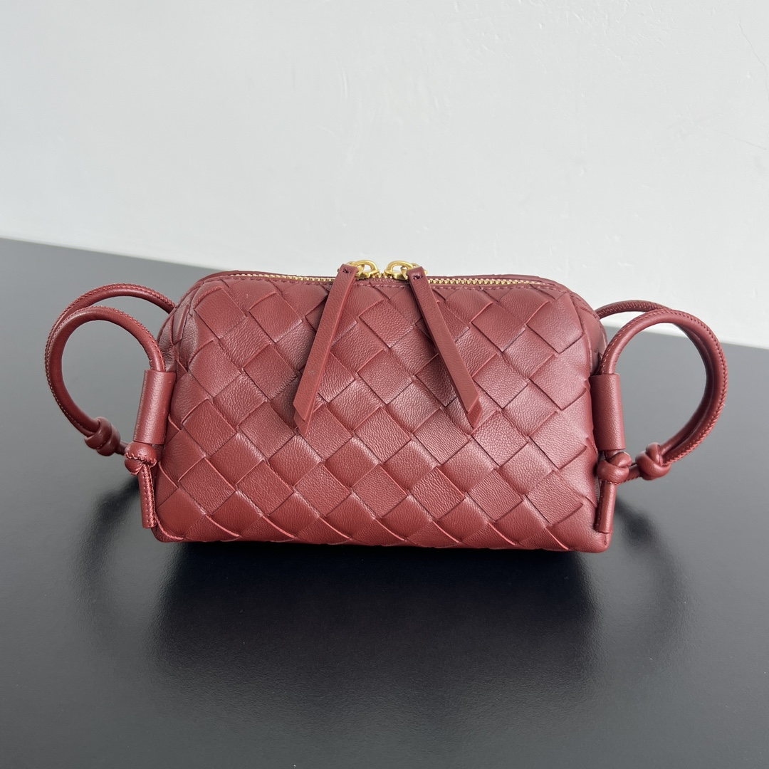 Bottega Veneta Intrecciato Nappa Leather Pouch