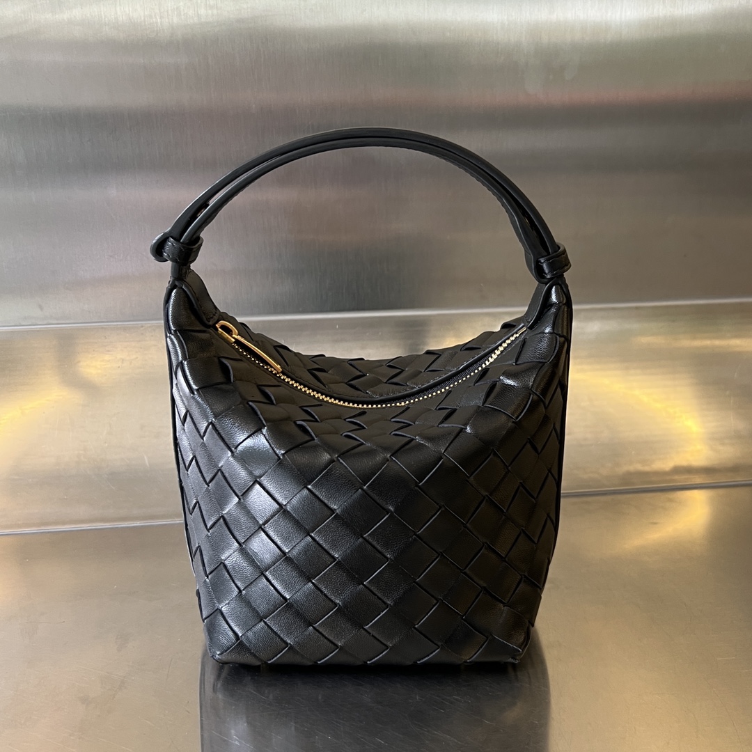 Bottega Veneta Candy Wallace Bag – black