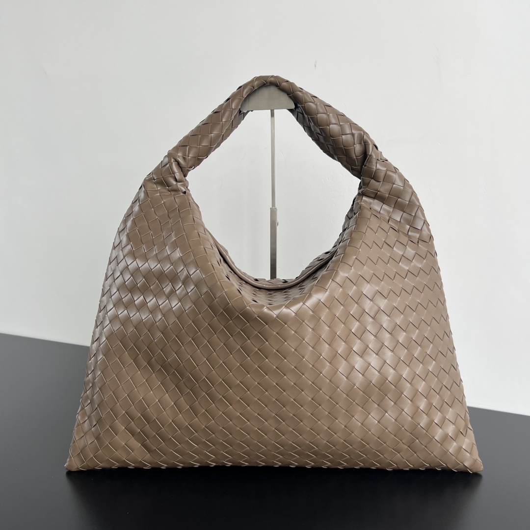 Bottega Veneta Small Parachute Leather Shoulder Bag