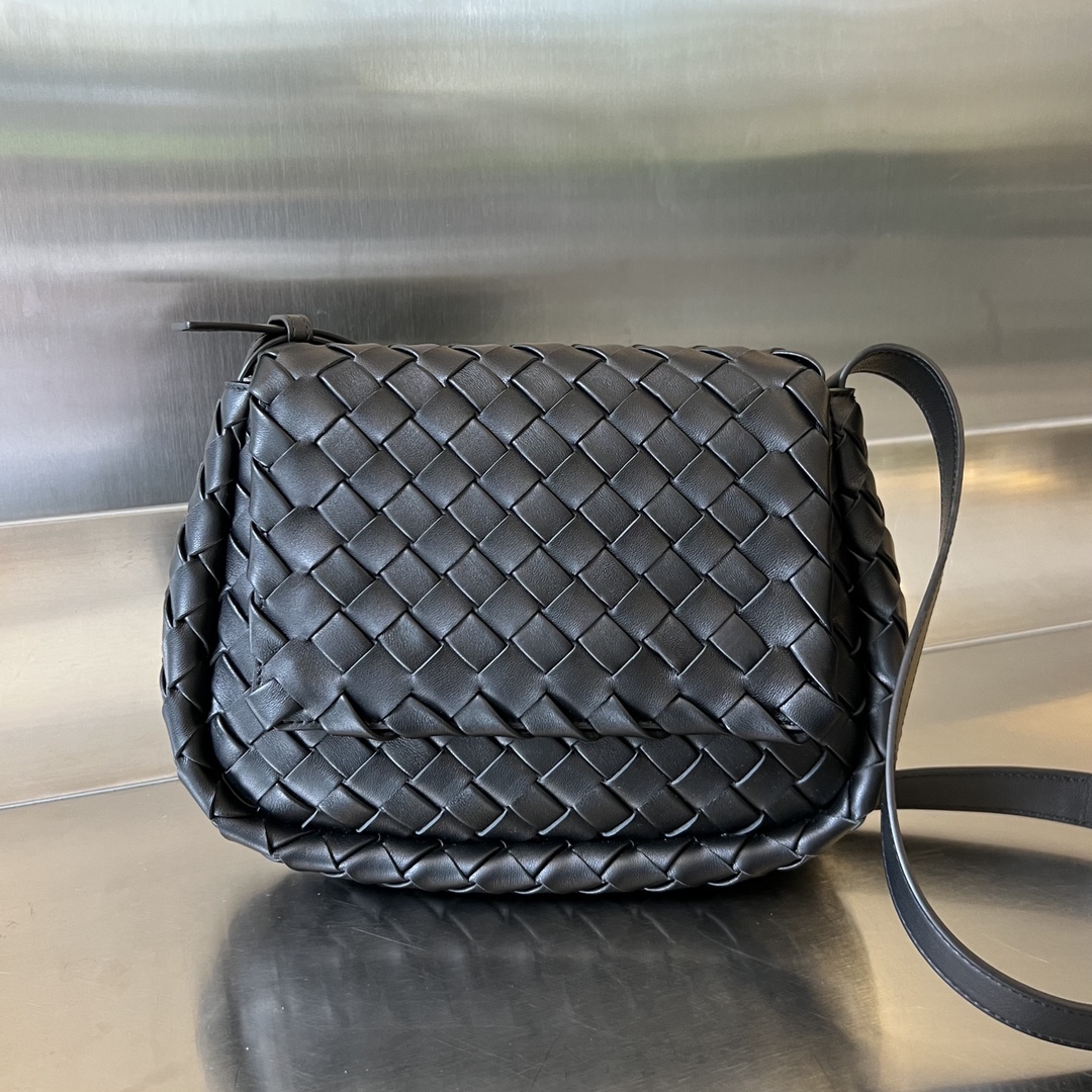 Bottega Veneta Leather Cobble – Black Crossbody Bags,