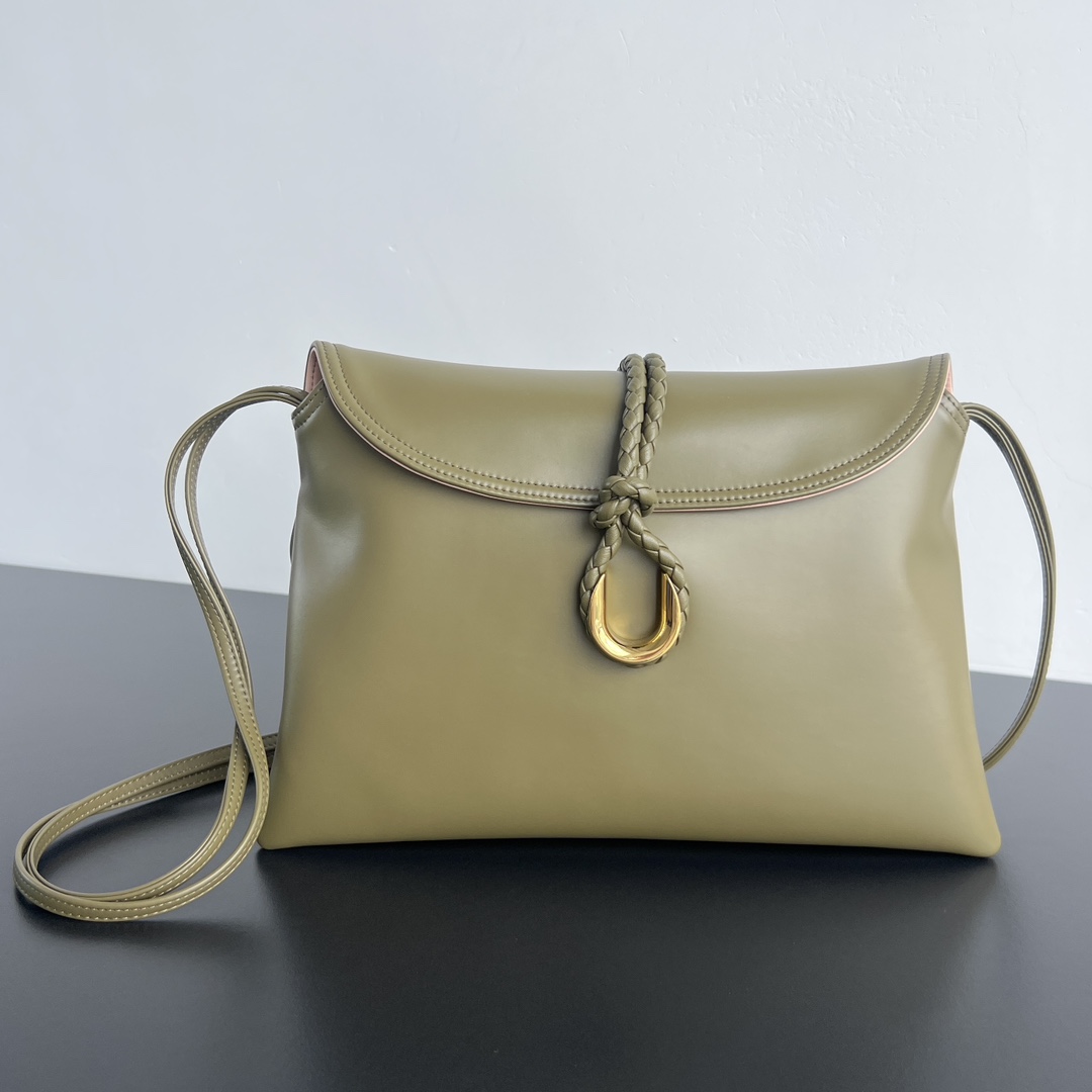 Bottega Veneta Baby Liberta in Green |