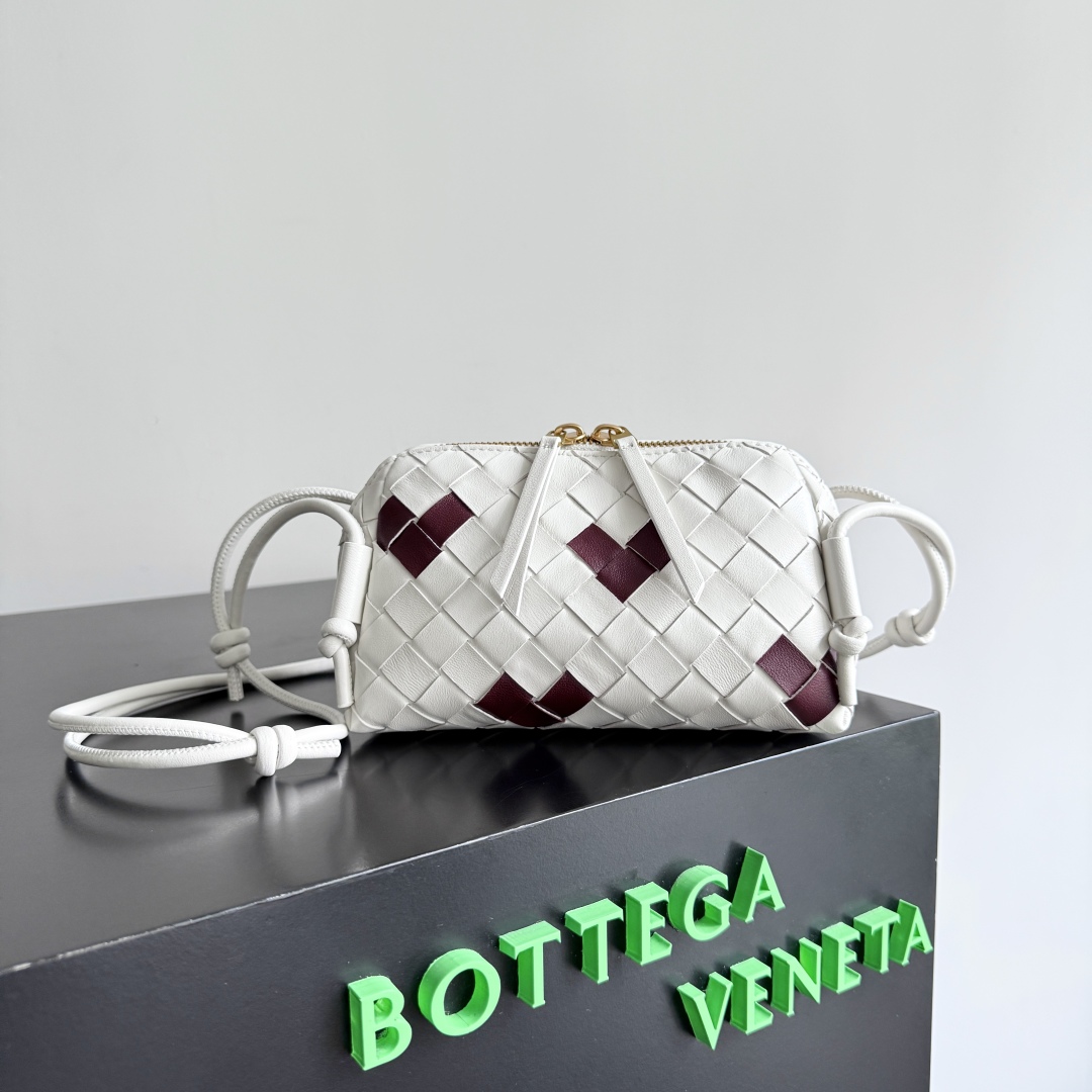 Bottega Veneta Red Concert Pouch in Intrecciato Leather For Women Online | Ounass Saudi