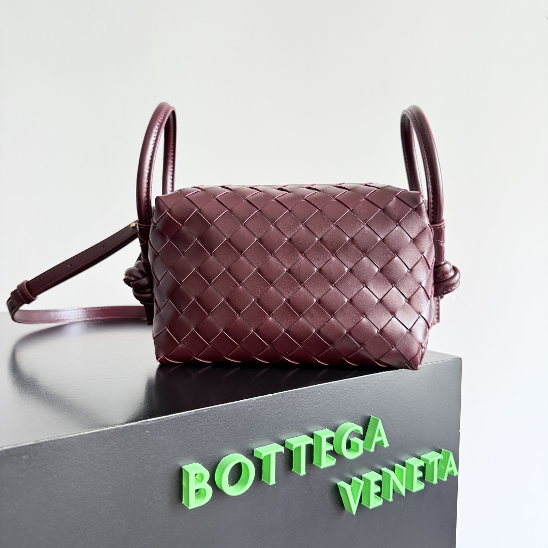 Bottega Veneta | Bags | Bottega Veneta Angle Bag