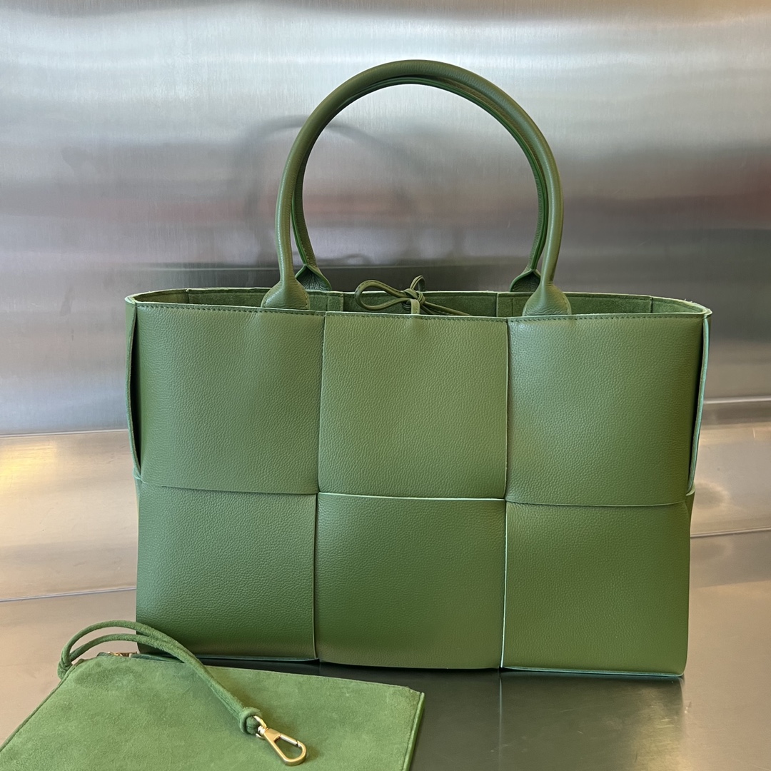 Bottega Veneta Small Arco Tote – Green Totes, Handbags –