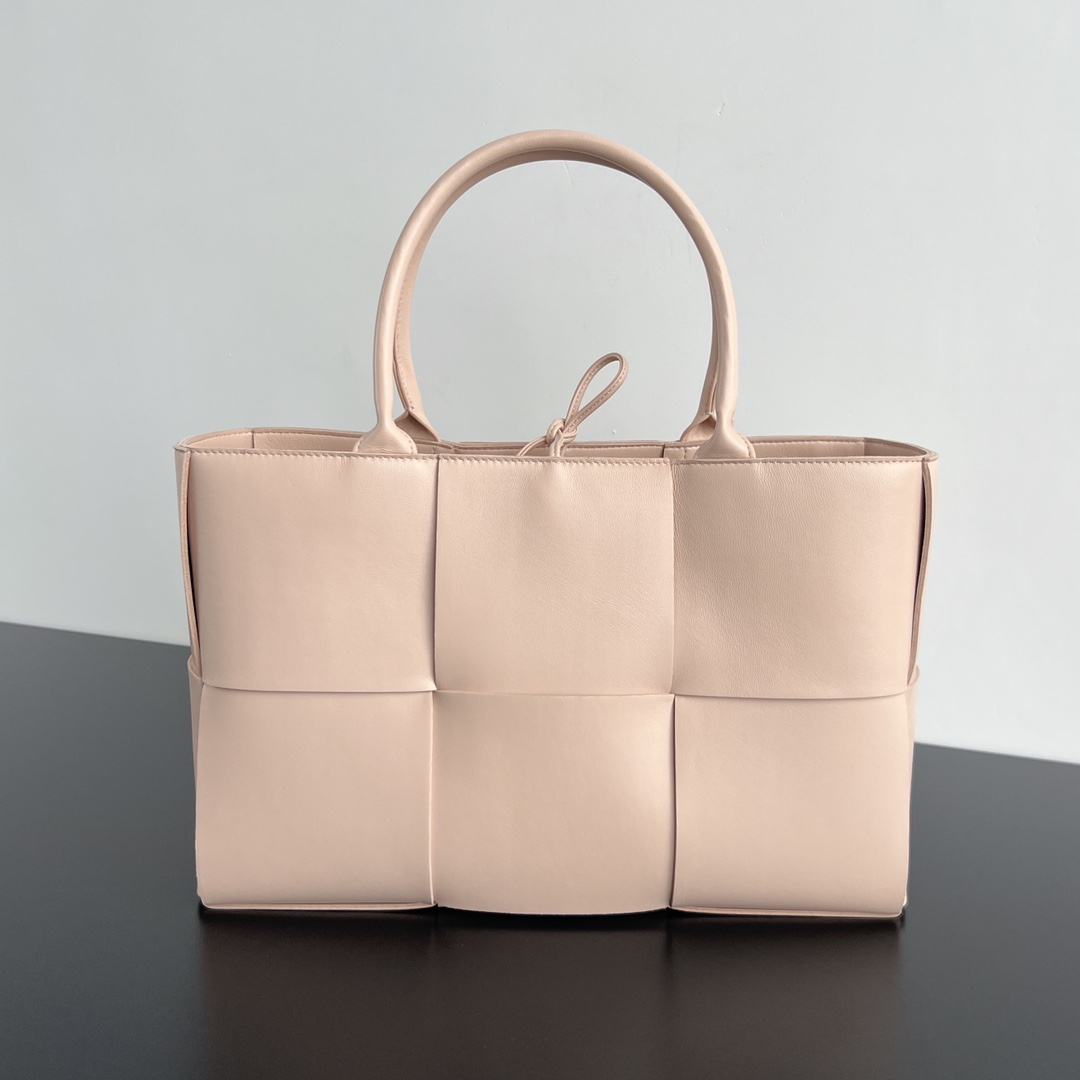 Bottega Veneta Andiamo leather tote bag Bottega Veneta
