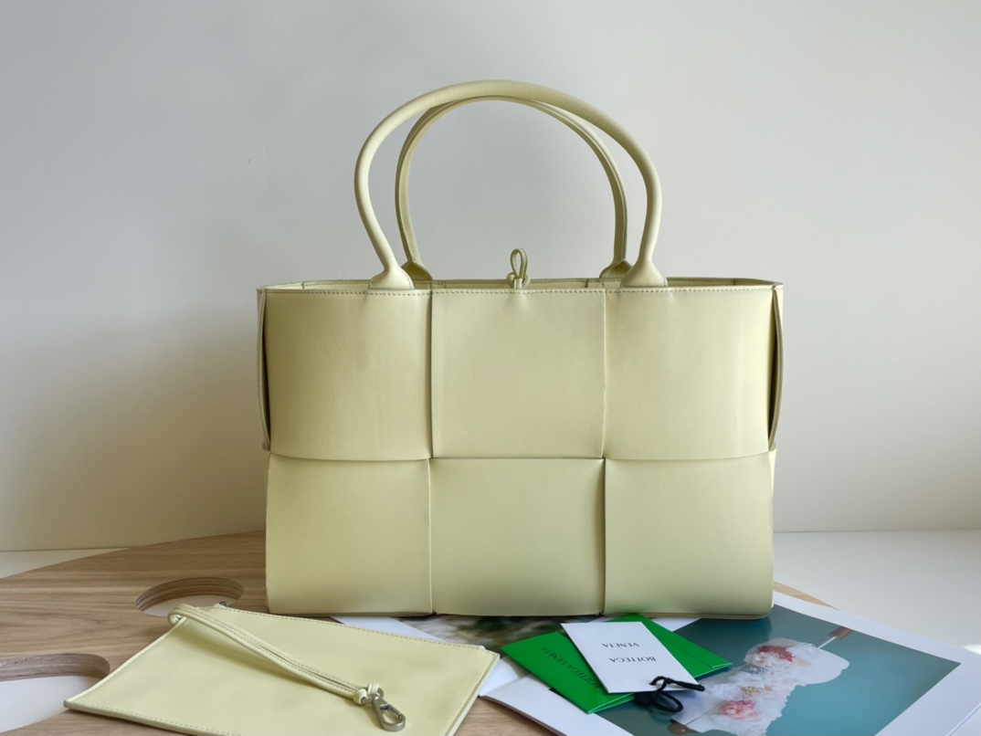 Bottega Veneta Small Arco Tote – Green Totes, Handbags