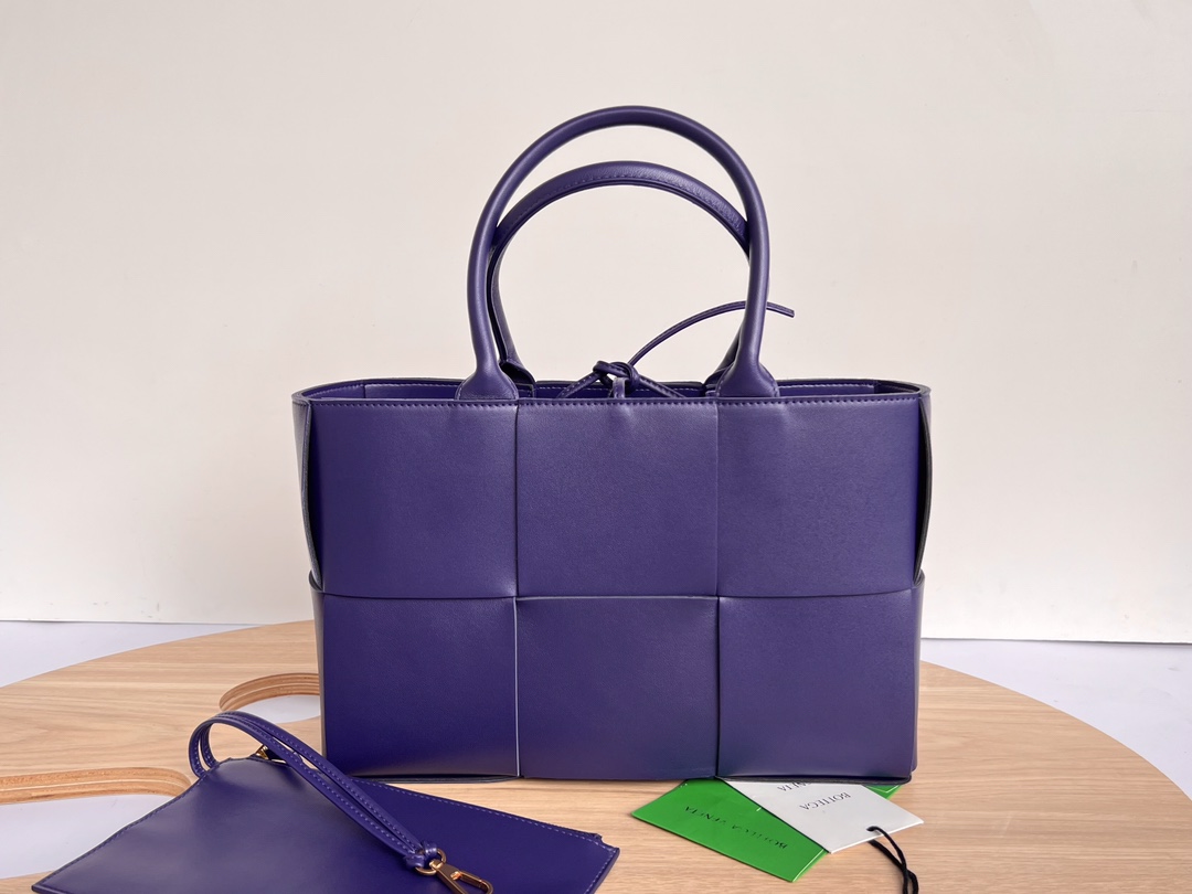 BOTTEGA VENETA Smooth Calfskin Intrecciato Small Arco Tote Unicorn 1303887