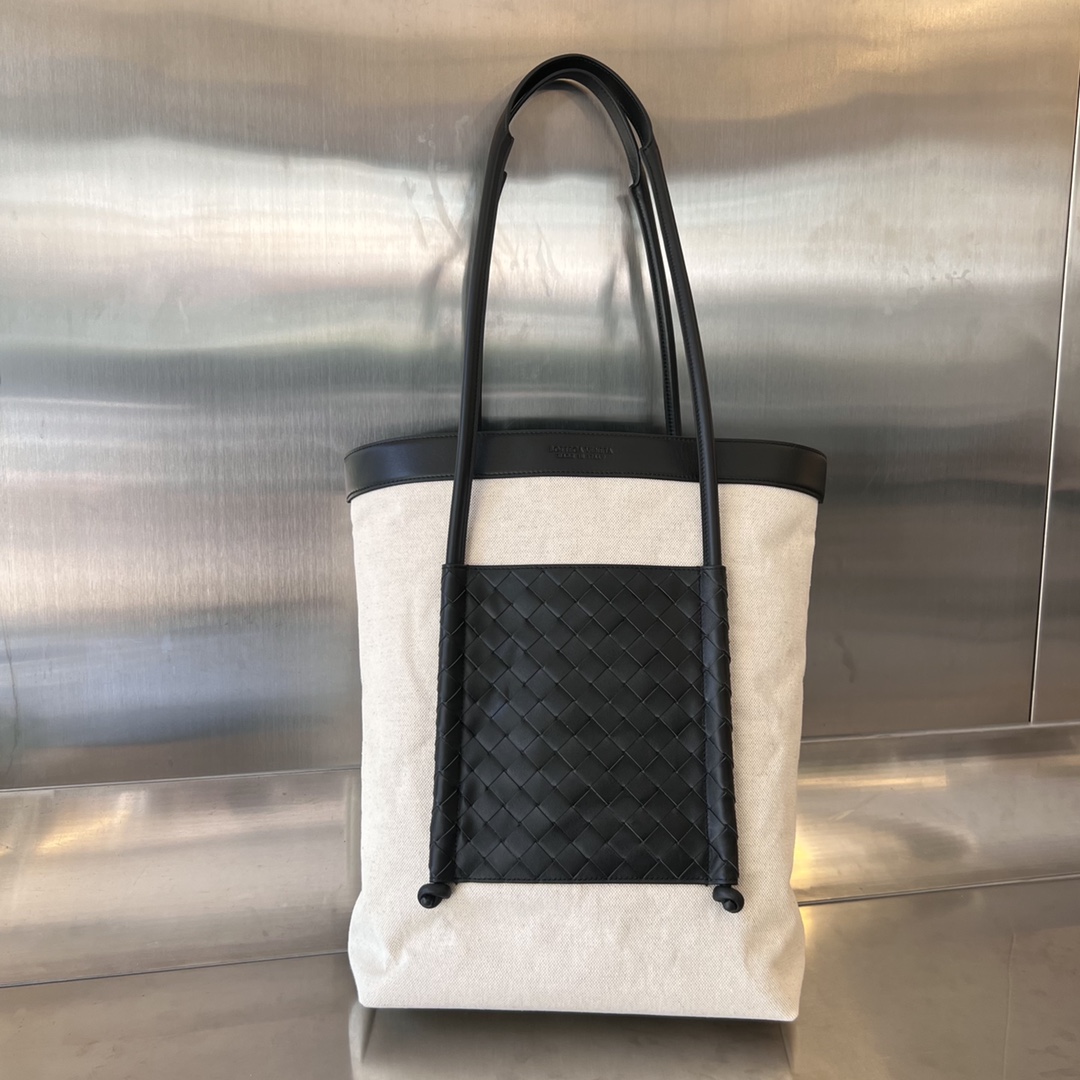 Bottega Veneta – Avenue B. Canvas and Intrecciato Leather