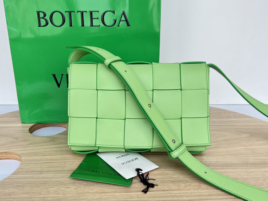 BOTTEGA VENETA Cassette Magnetic Closure Crossbody Bag Intrecciato Shoulder Bag