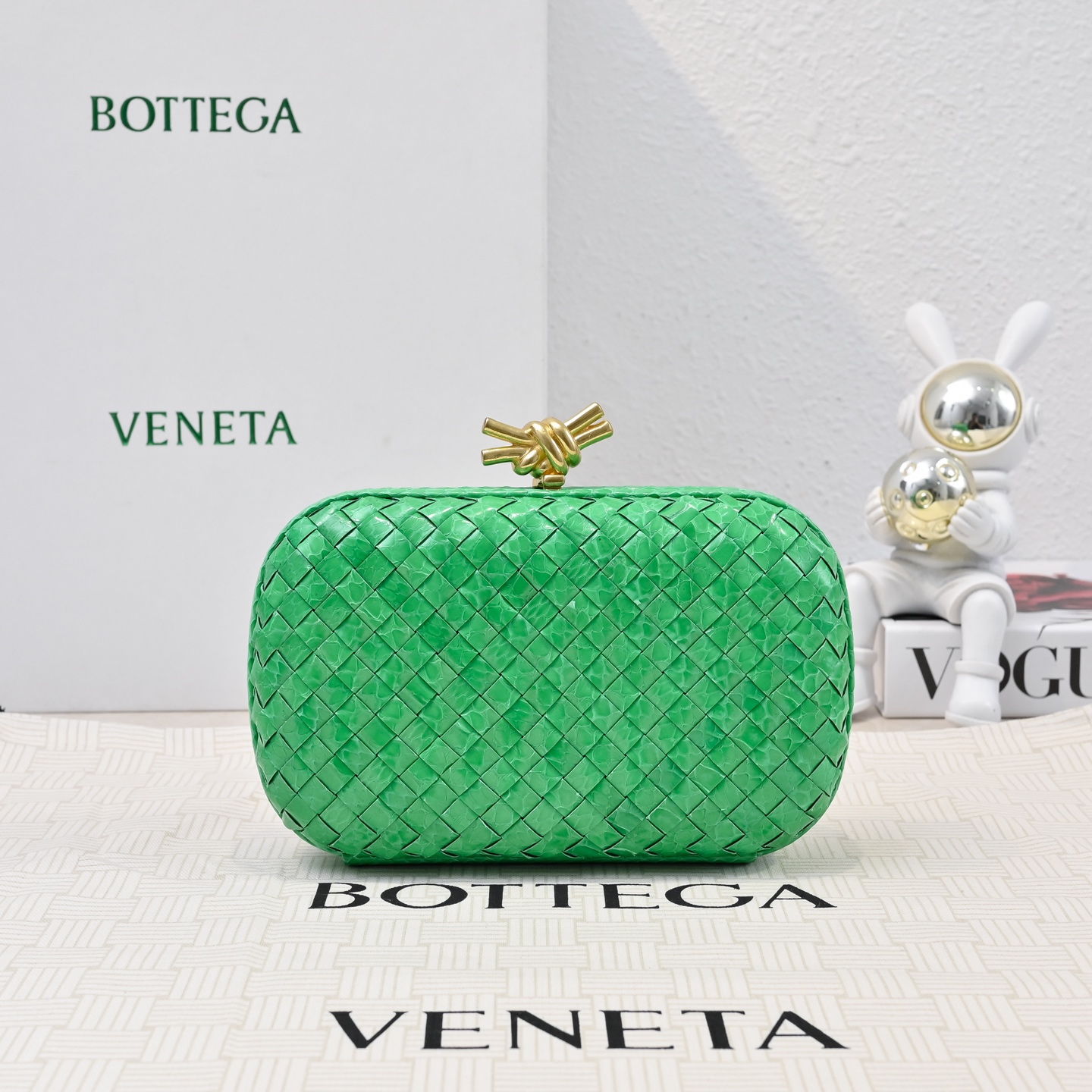 Bottega Veneta Intrecciato Satin Knot Clutch – Green Clutches, Handbags – BOT45786