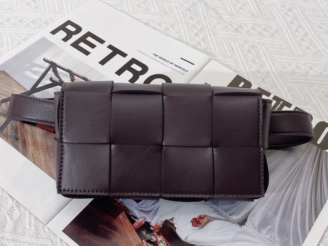 Bottega Veneta Burgundy Mini Cassette Pouch Bottega Veneta