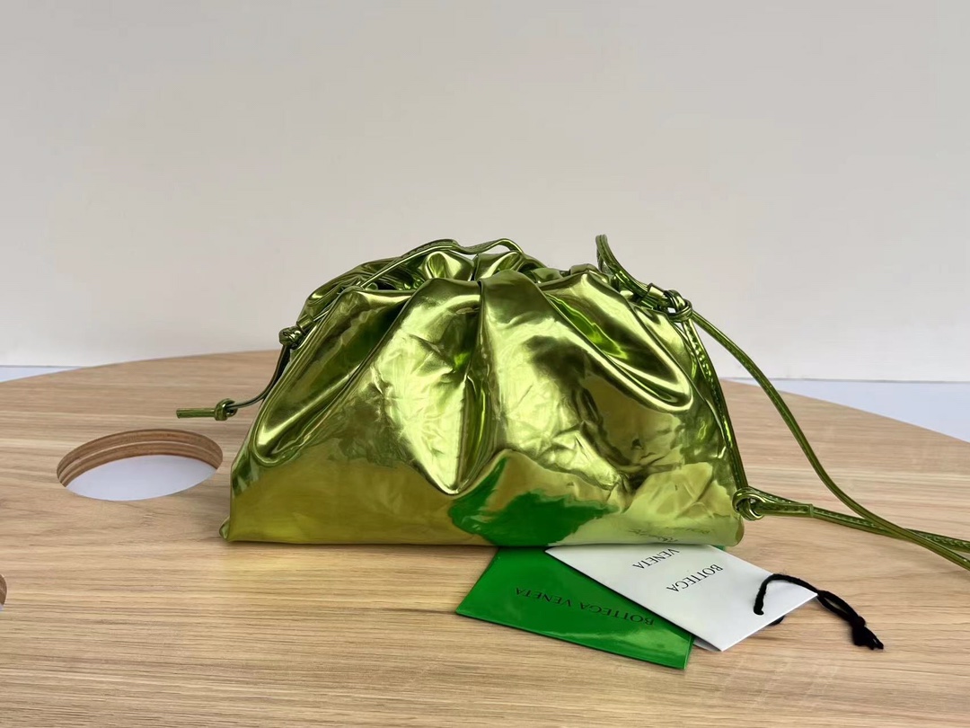 Bottega Veneta Patent Leather Mini Pouch – Green Crossbody