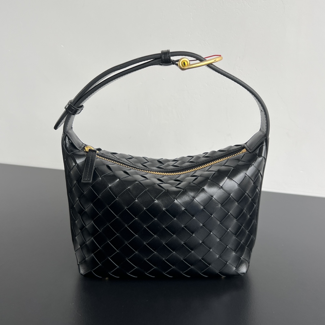 Black ‘Wallace Mini’ Leather shoulder bag Bottega Veneta –