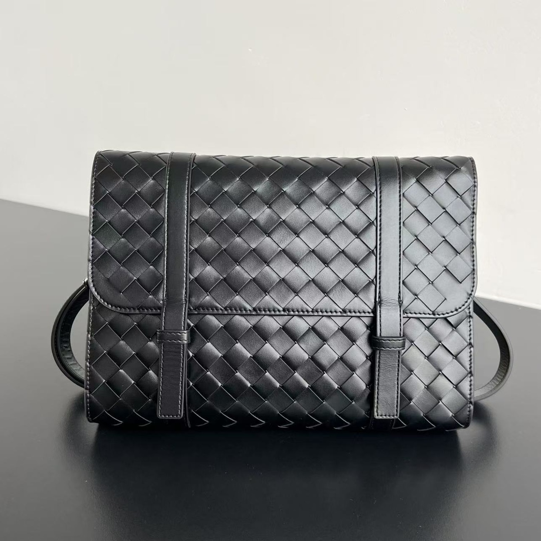 BOTTEGA VENETA – Flap leather cross-body bag