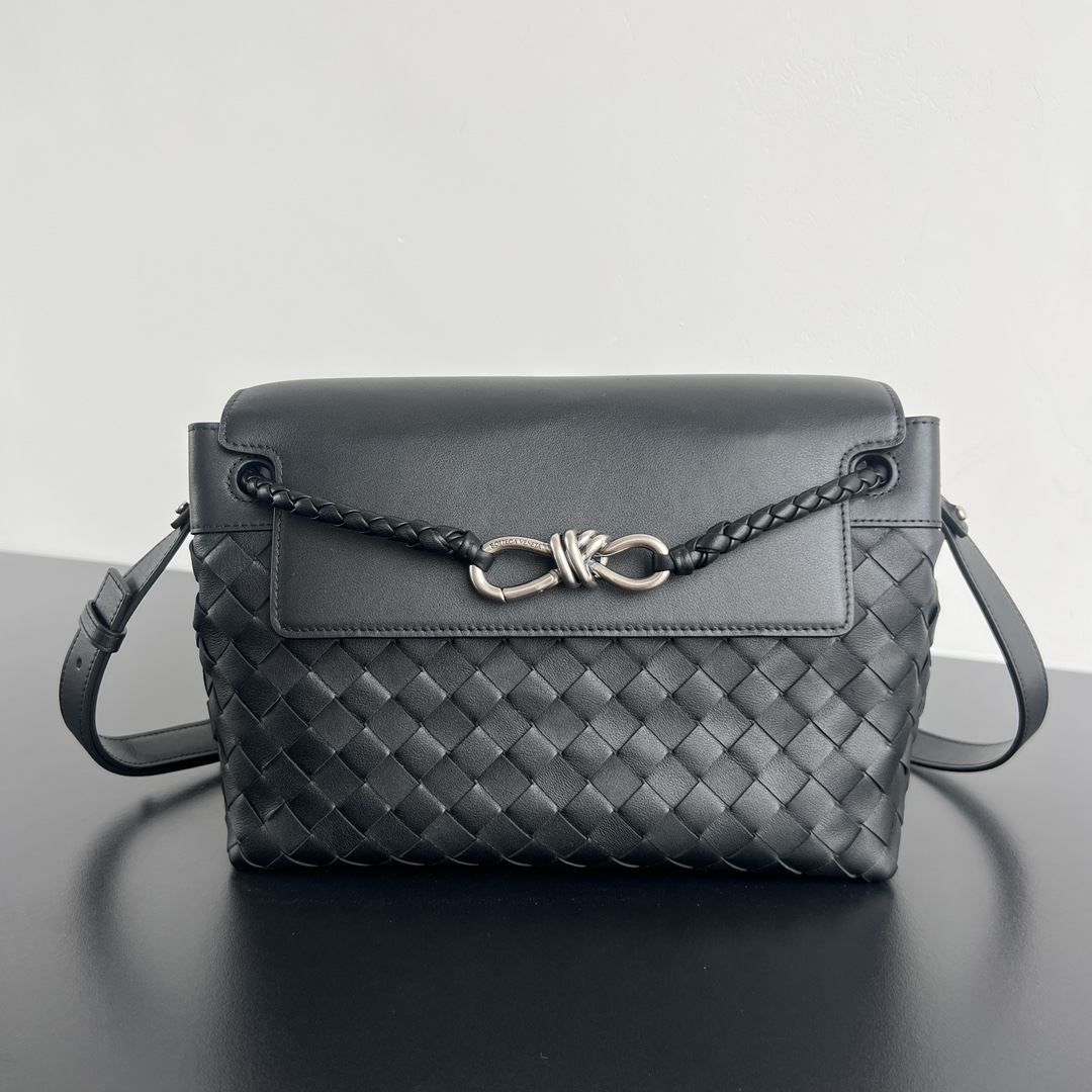 Bottega Veneta® Men’s Small Andiamo Messenger in Black.