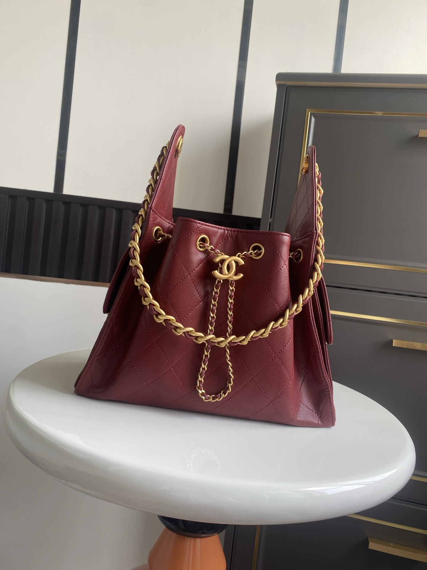 CHANEL 25 Small Handbag   Grained Calfskin & Gold-Tone Metal  Burgundy